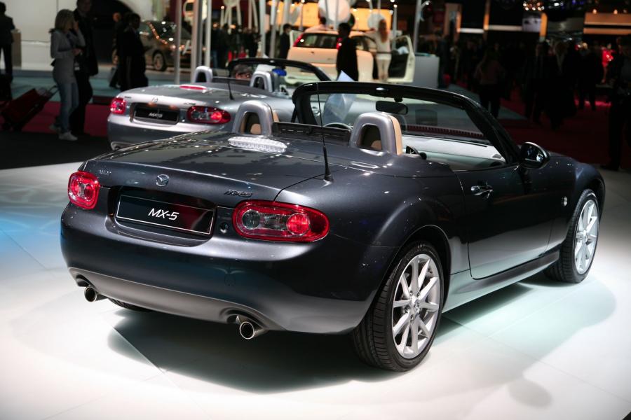  Mazda MX-5 Roadster Coupe 2009 года  (фото 12 из 34)